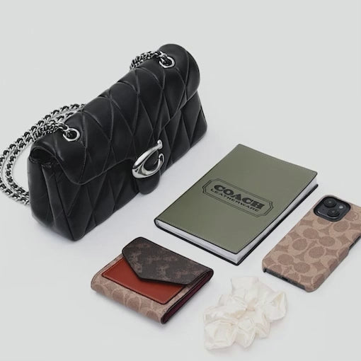 Charger la vidéo : Sac épaule Tabby 26 avec matelassage Pillow