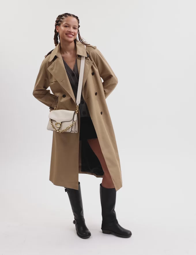 Charger la vidéo : Sac épaule avec chaîne Tabby